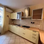 Casa Garibaldi, Centro, Spiagge, Stazione *