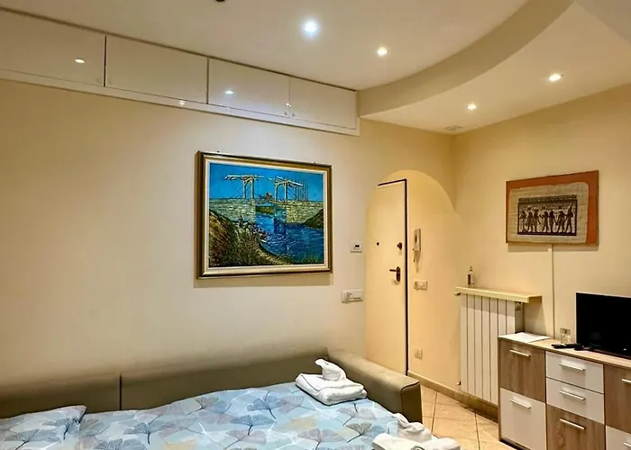 Casa Garibaldi, Centro, Spiagge, Stazione